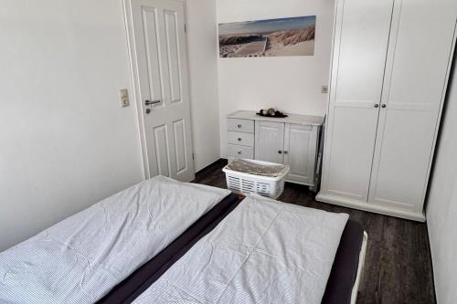 Langeoog Ferienwohnung Appartmenthaus Börgmann - Fewo3 - Schlafzimmer1