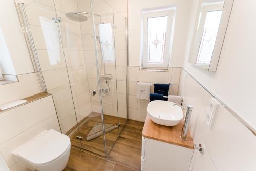 Langeoog Ferienwohnung Ferienhus Sjuts H14a - Badezimmer im Erdgeschoss