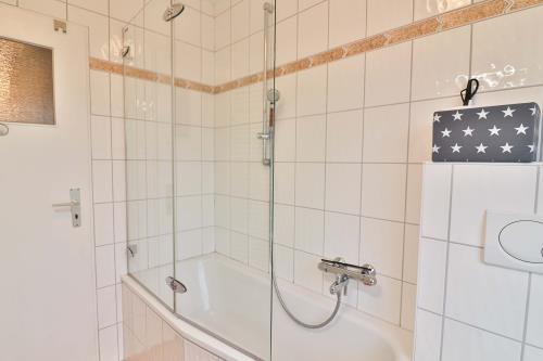 Langeoog Vermietung am Meer – Ferienwohnung Salini - Bad