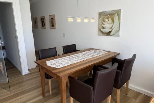 Langeoog Ferienwohnungen Kiebitzweg - N8koje - Essplatz für 4 Personen