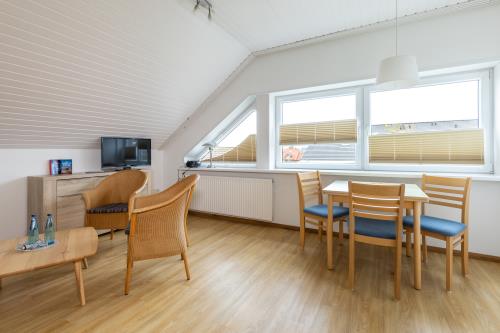 Langeoog Ferienwohnungen Müller - App. 4 - Wohnen, Essen