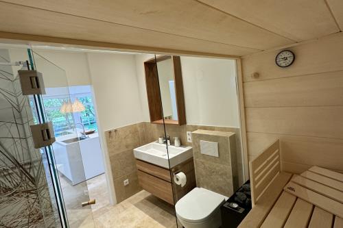 Langeoog Ferienwohnung Polderhus - 1 - Duschbad mit Sauna