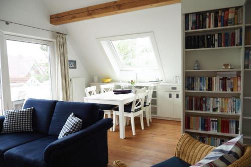 Langeoog Ferienwohnung Freesenhus - Klüver - Wohn-Eßzimmer-2