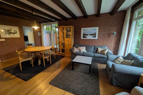 Langeoog Ferienhaus Us Langeoog - Friesenhus - Wohn- und Essbereich