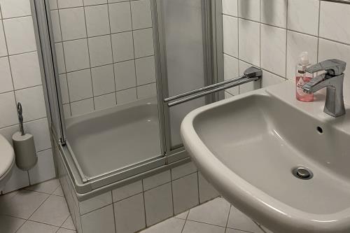 Langeoog Ferienwohnung Gästehaus Joachim Bohnhorst - 2 - Badezimmer