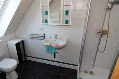 Langeoog Ferienwohnung Achter&#39;t Dörp - 3 - Bad