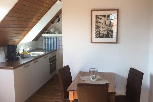 Langeoog Ferienwohnung Haus Apollonia - Wohnung 6 - Esstisch