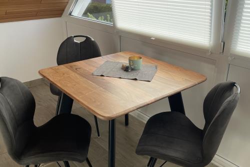 Langeoog Ferienwohnung Haus Dünenrose-Sanddornweg - Dünenrose3 - Esstisch 