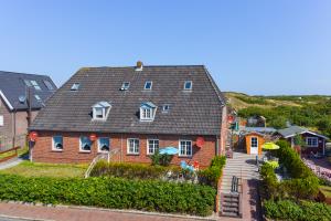 Haus Strandboje und Haus Dünenrose