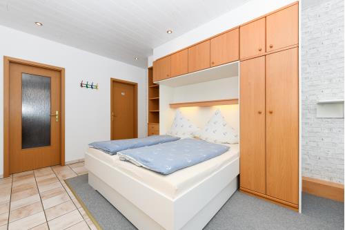 Langeoog Ferienwohnung Haus Strandboje und Haus Dünenrose - Rose - Schlafzimmer