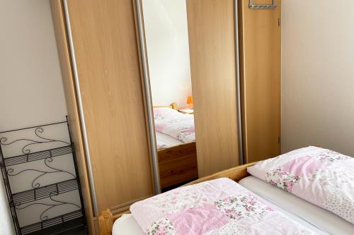 Langeoog Ferienwohnung Haus Krasniqi - 1 - Schlafzimmer 1