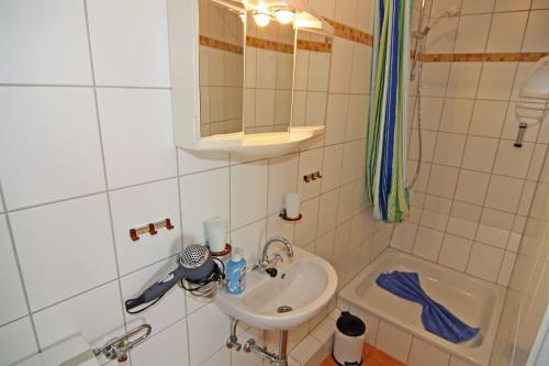 Langeoog Ferienwohnung Haus Numrich - Whg. 5 - Bad & WC