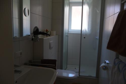 Langeoog Ferienwohnung Haus Seeschwalbe - 3 - Bad