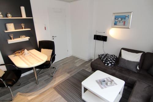 Langeoog Ferienwohnung Haus Seeschwalbe - 4 - Wohn-Esszimmer