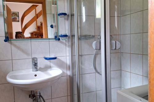 Langeoog Ferienhaus Haus Utkiek - Duschbad/WC