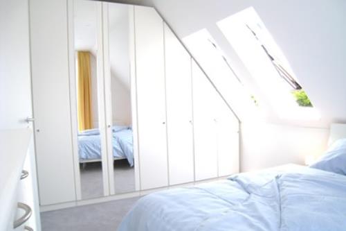 Langeoog Ferienhaus Haus Wellenstern - 1 - helles Doppelzimmer im Obergeschoss