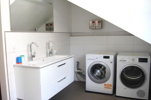 Langeoog Ferienhaus Hus Dreemaster  - 1 - Bad Obergeschoss