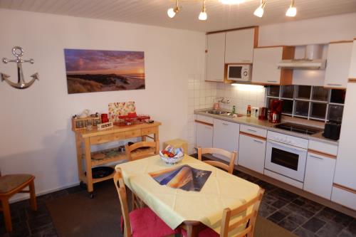 Langeoog Ferienwohnung Im Hasenwinkel - Inselhäschen Küche/Esszimmer