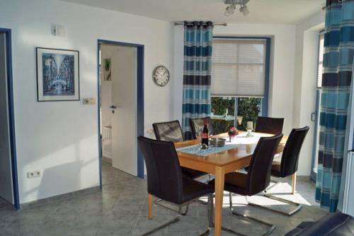 Langeoog Ferienhaus Inselresidenz Seeschwalbe FH**** - Esszimmer Paterre