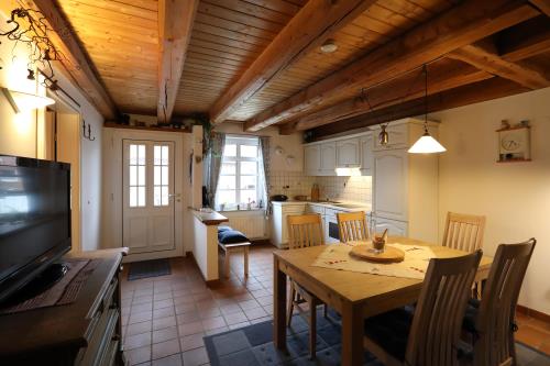Langeoog Ferienwohnung Insulanerhaus Lüttje Pad 1 Solten Wind  - V 01 - Wohnküche