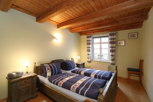 Langeoog Ferienwohnung Insulanerhaus Lüttje Pad 1 Solten Wind  - V 01 - Schlafzimmer 2