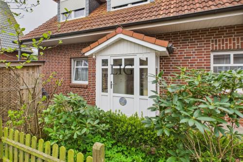 Langeoog Ferienwohnung Kiebitznüst Hübener - 2 Erdbeerseite - CAM04236G0 PR0037 STILL001