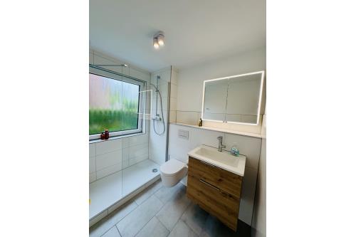 Langeoog Ferienwohnung Kiebitzregenpfeifer - Helles Badezimmer