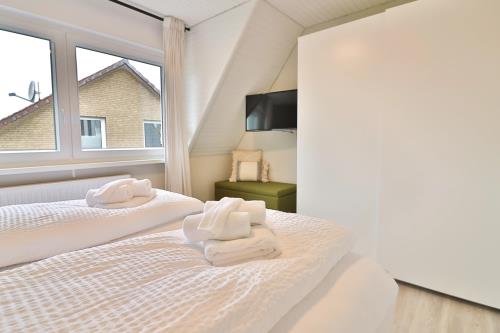 Langeoog Ferienwohnung Vermietung am Meer – Langeooger Viermaster - Grünes Segel - Schlafzimmer