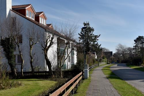 Langeoog Ferienwohnung Us Langeoog - Strandkörbchen - 08 FEWO Strandkoerbchen Aussen Foto I Bl