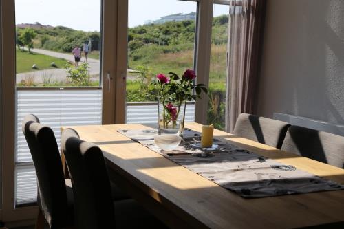 Langeoog Ferienhaus Strandvillen Langeoog - I - SVI: Essbereich mit Weitblick, EG