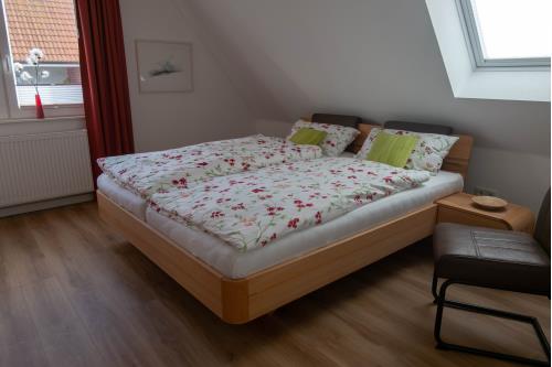 Langeoog Ferienwohnung Deck 2 - Schlafzimmer